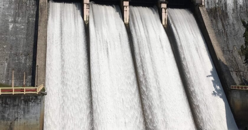 ജലനിരപ്പ് ഉയരുന്നു; സംസ്ഥാനത്ത് 5 ഡാമുകളിൽ റെഡ് അലർട്ട്